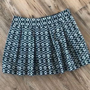 Banana Republic Patterned Pleated Skirt